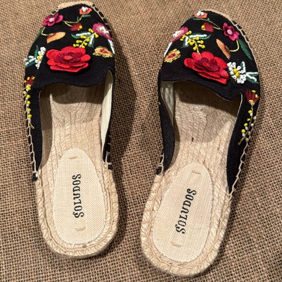 SOLUDOS Embroidered and Beaded Slides - Picture 4 of 7